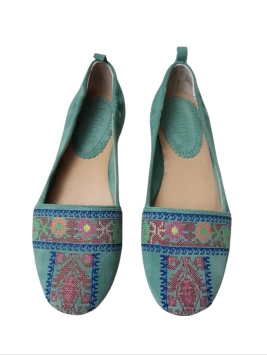 Latigo Shoes - Anthropologie Latigo Begonia Embroidered Ballet Flats Size 9M